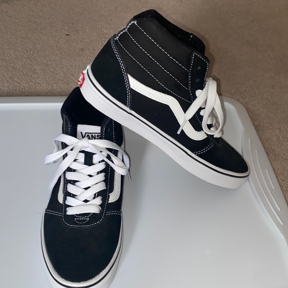 7 men’s Vans Unisex Sk8 Hi Skate Shoes